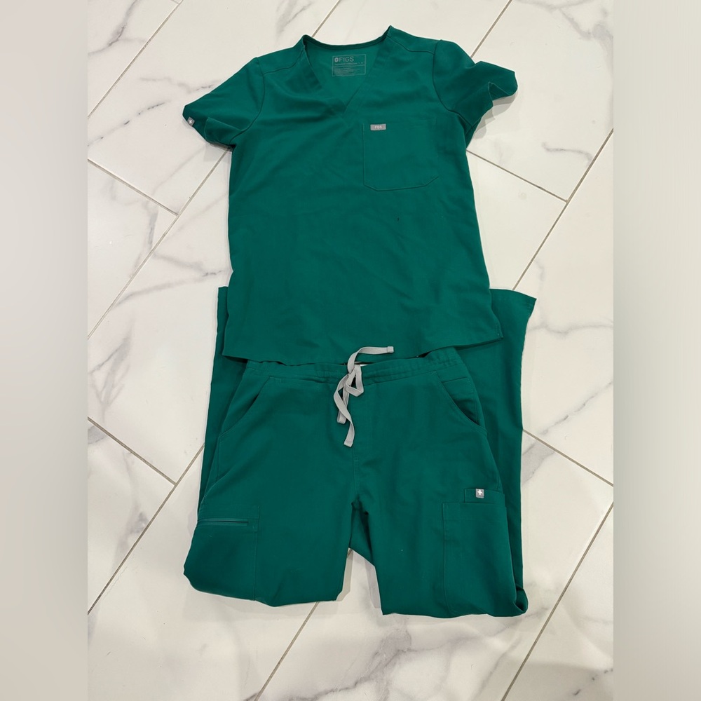 Figs Catarina Top (S) & Yola original bottoms (S) Hunter Green